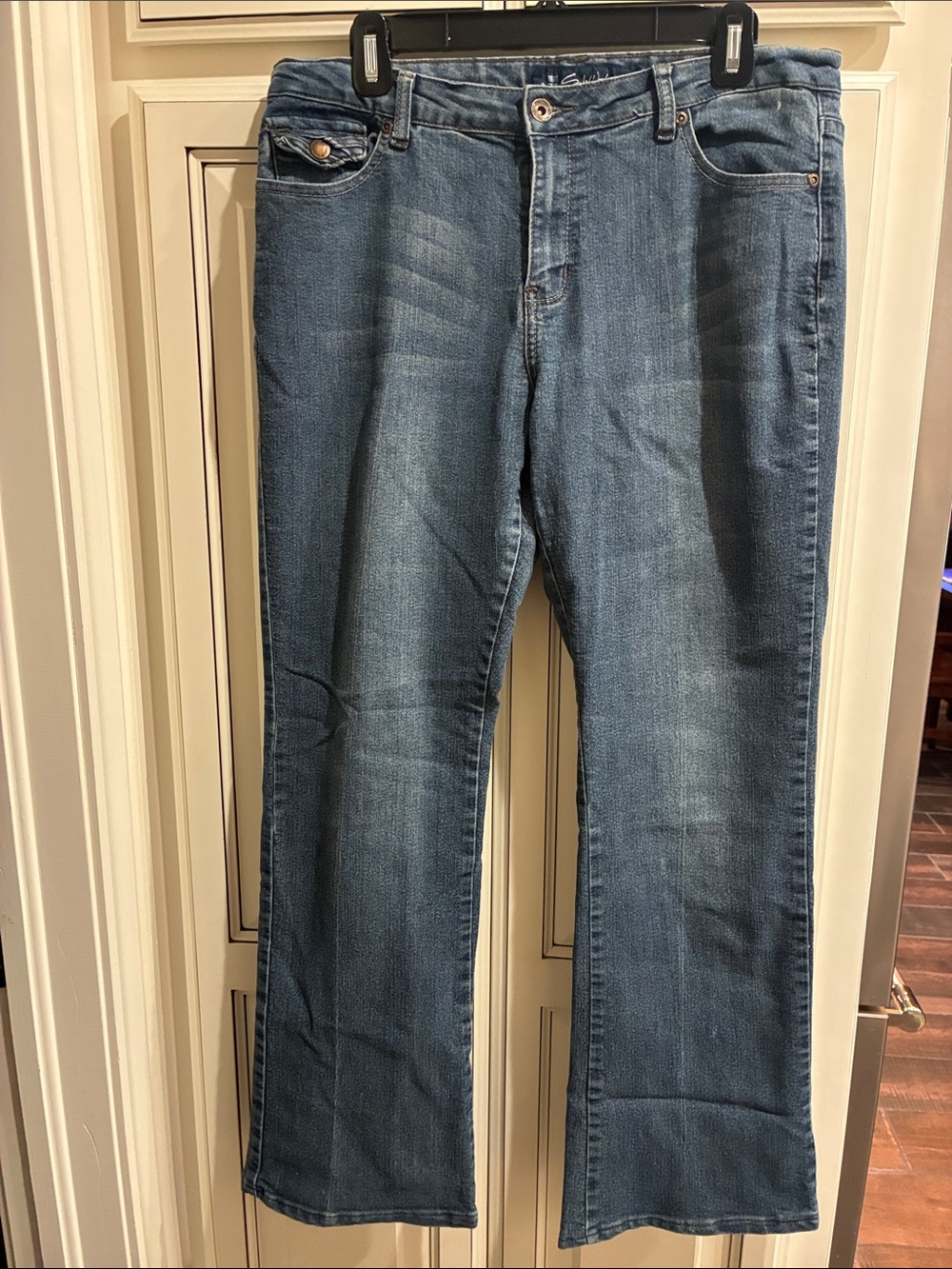 Classic Women's Boot-Cut Jeans in Blue Wash